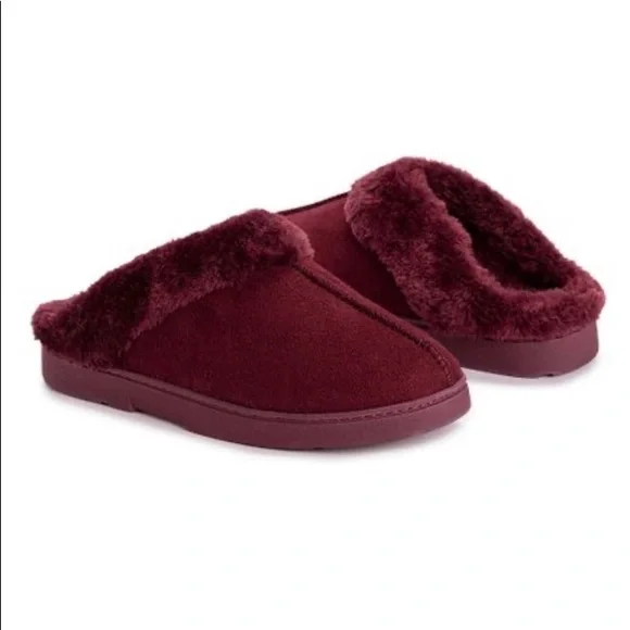 NWT MUK LUKS Women’s Faux Fur Wine Mule Slippers Size S(5-6) - Main Image